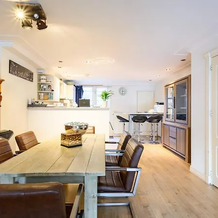 Apartment Morspoort Mansion In Historic Center Of Leiden