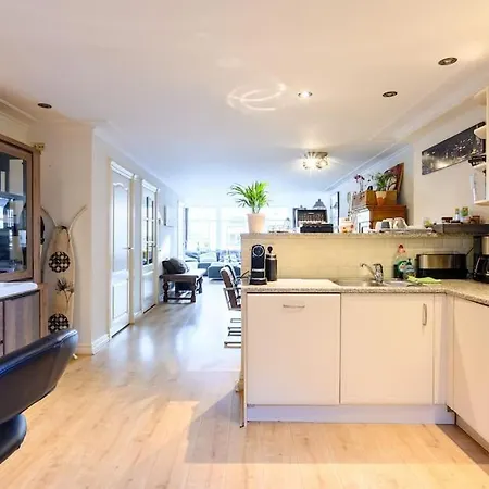 Апартаменты Morspoort Mansion In Historic Center Of *